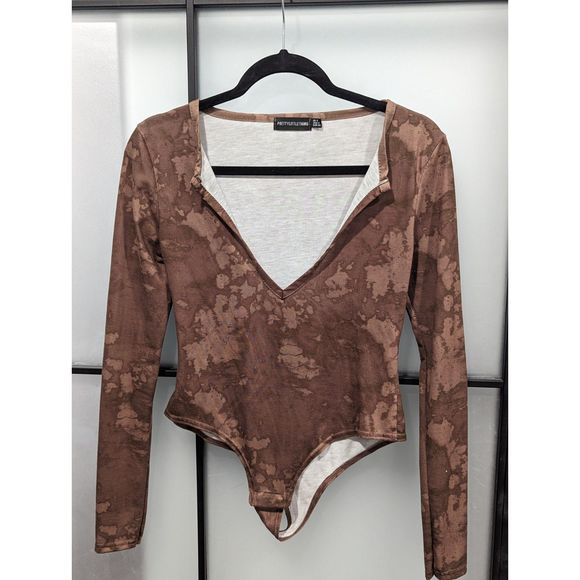 PrettyLittleThing| Dead End Brown Tie Dye Bodysuit Size 4 - Picture 1 of 4